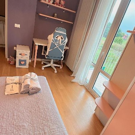 Villa Souari 10' Da Forte De Marmi - 2Km Spiaggia リド・ディ・カマイオーレ エクステリア 写真